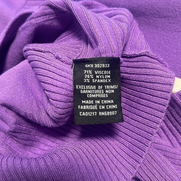 009-BNWT Le Chateau ribbed V-neck knit sweater with 3/4 length sleeves. xxs - Picture 6 of 6